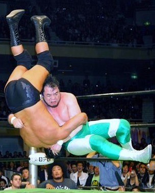 最強プロレスラー三沢光晴さん 試合中の技で頭を打ち死亡 プロレス最強伝説